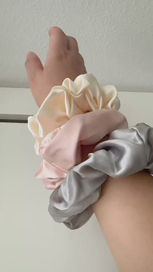 Luxury 22 Momme Mulberry Silk Scrunchie